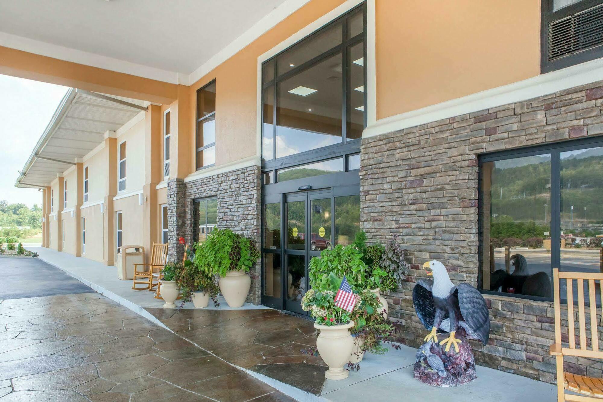 Comfort Inn At Royal Blue Pioneer Dış mekan fotoğraf