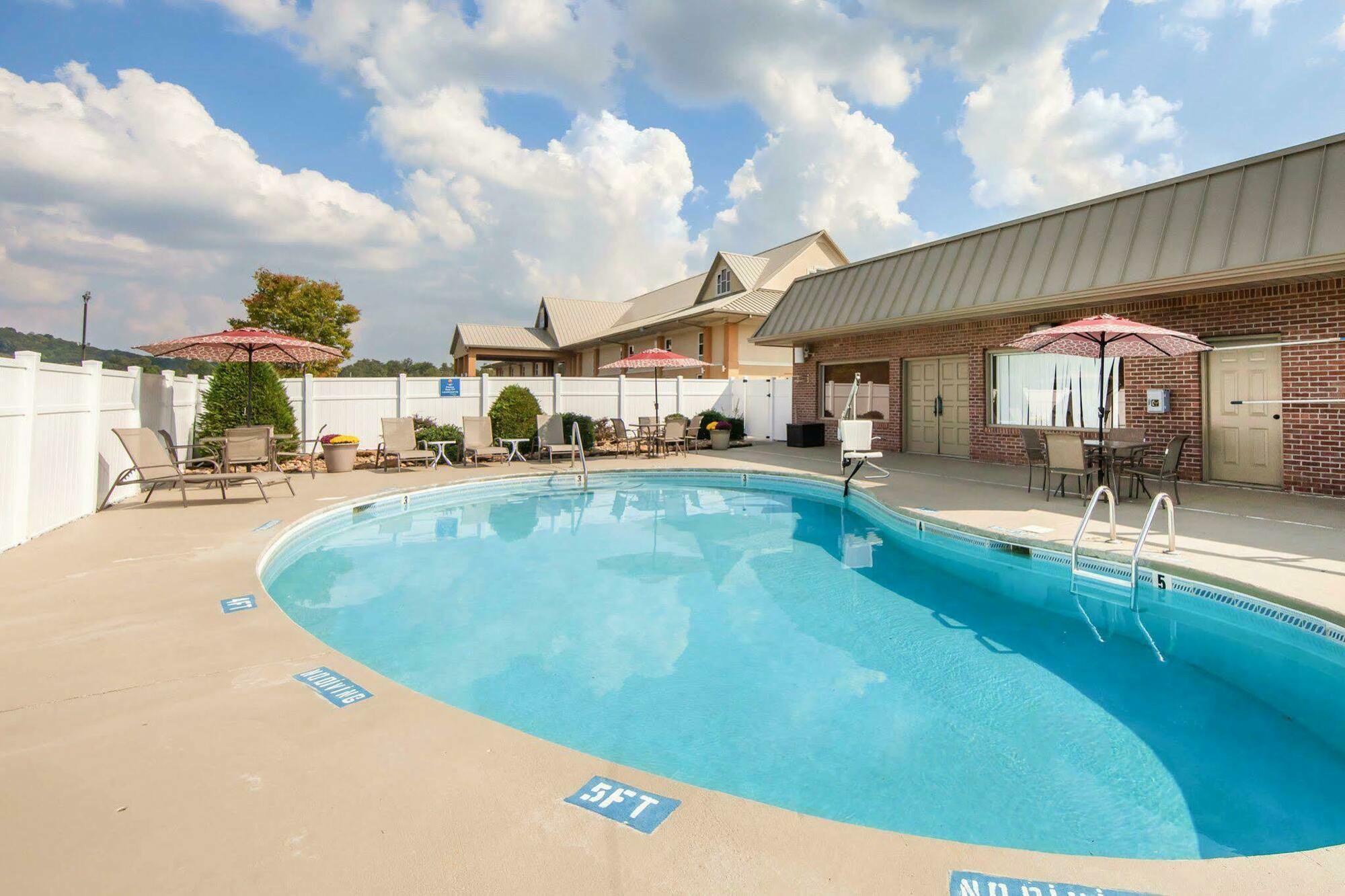 Comfort Inn At Royal Blue Pioneer Dış mekan fotoğraf